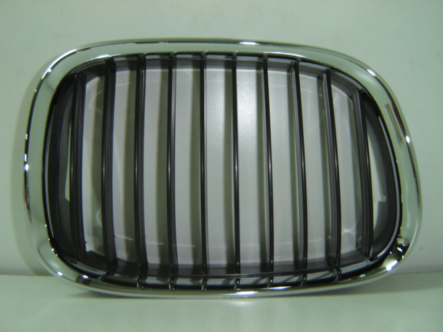 BMW E39 95-*GRELHA DRT - 