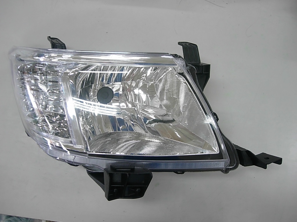 TOYOTA HILUX 11-*FAROL DRT MAN/ELECT (H4) - 