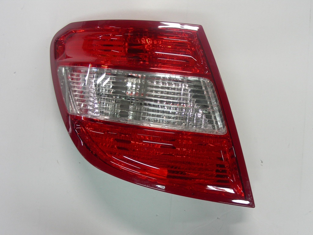 MERCEDES C W204 07-*FAROLIM TRAS DRT (SW VERMELHO/FUMADO) - 