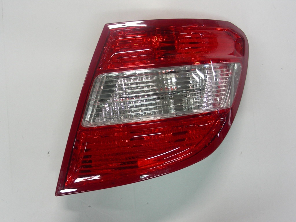 MERCEDES C W204 07-*FAROLIM TRAS ESQ (SW VERMELHO/FUMADO) - 